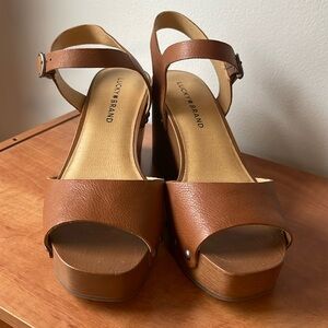 Lucky Brand tan leather wedge